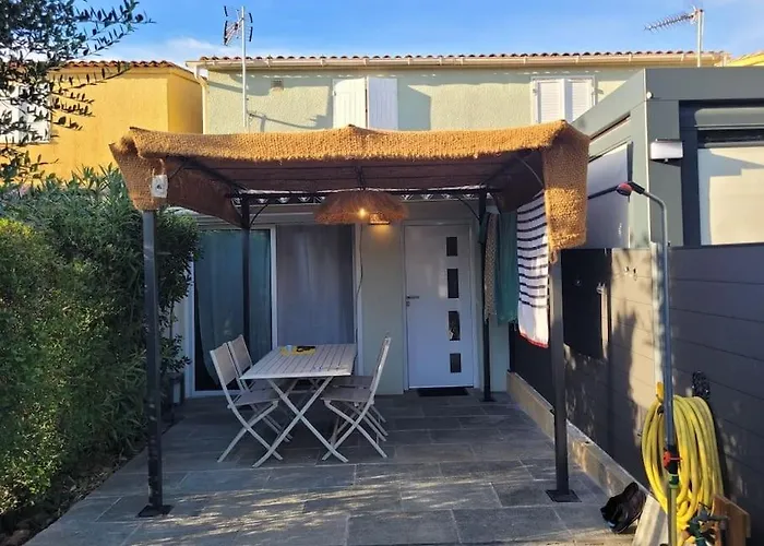 Prázdninový dům Maison Au Bord De La *